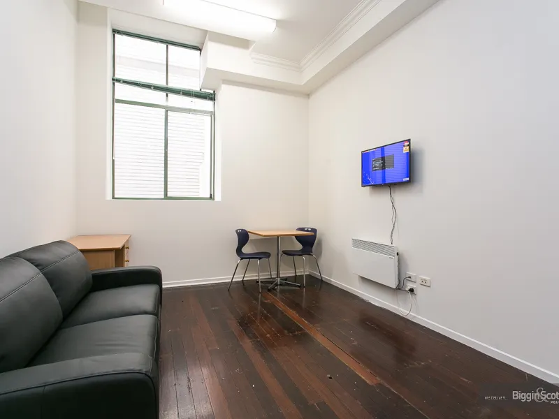 Recently Refurbished & Furnished Studio Apartment in Prime Location