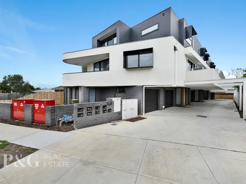 Brand New Town-House In The Heart of Narre Warren!