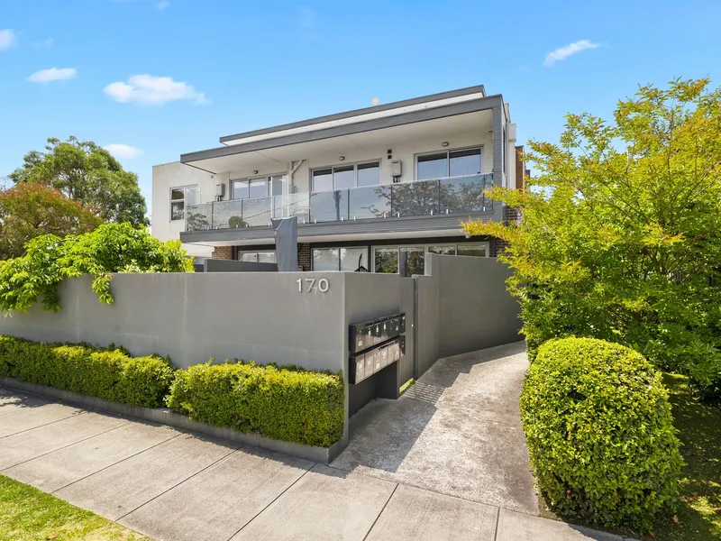 Boutique Apartment Living With Superior Lifestyle Convenience!