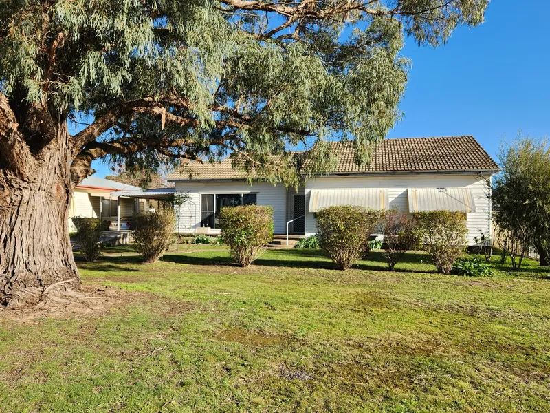 This neat three-bedroom home is located in a prime position.