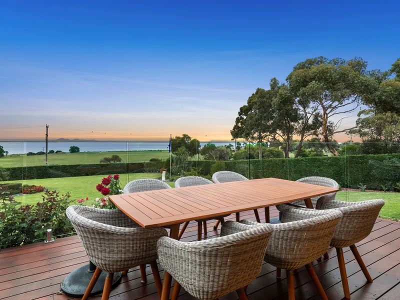 Immaculate Bay View Entertainer