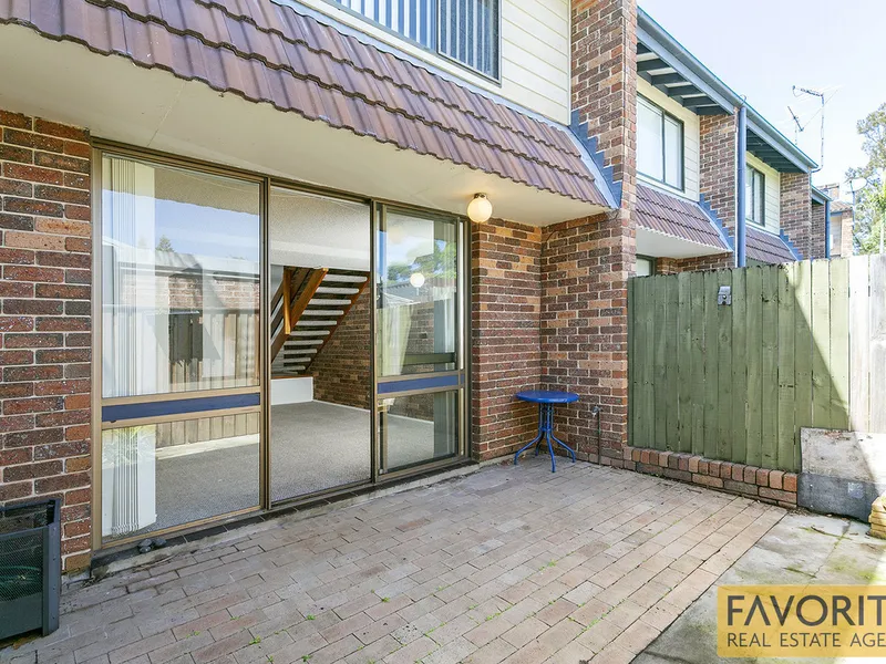 LARGE 2 BEDROOM SPLIT LEVEL TOWNHOUSE