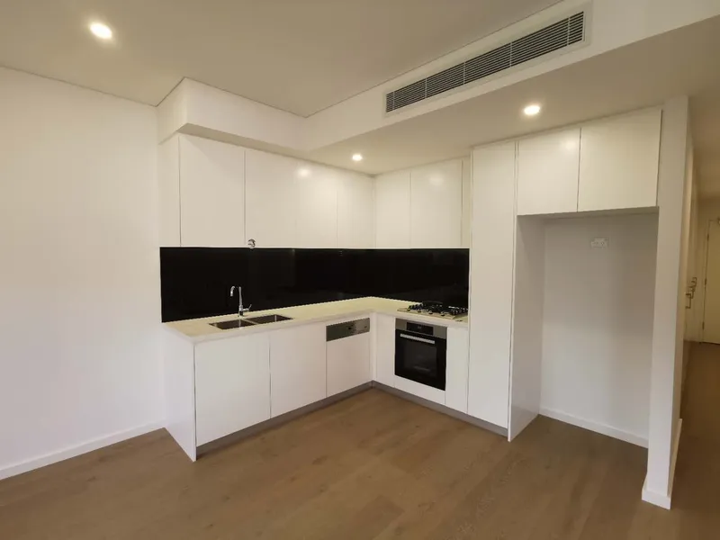 Brand New One Bed with Car space in the heart of Eastwood! 
