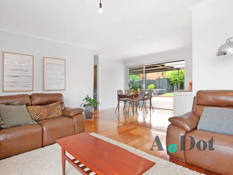 Fashionable & Low-maintenance home in a convenient location 