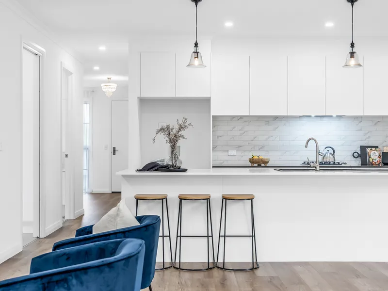 Executive near new residence with a view