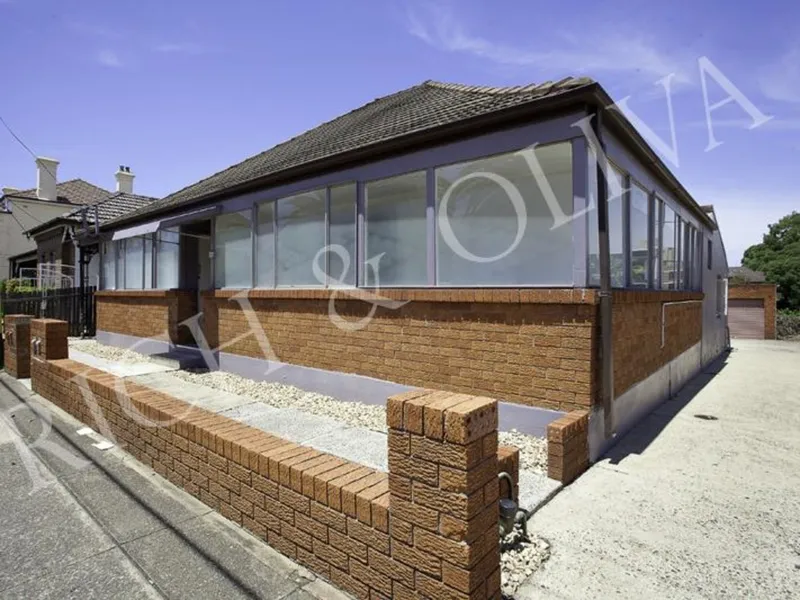 Renovated 1 Bedroom Apartment