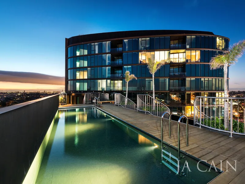 Luxury Living in Central Location  