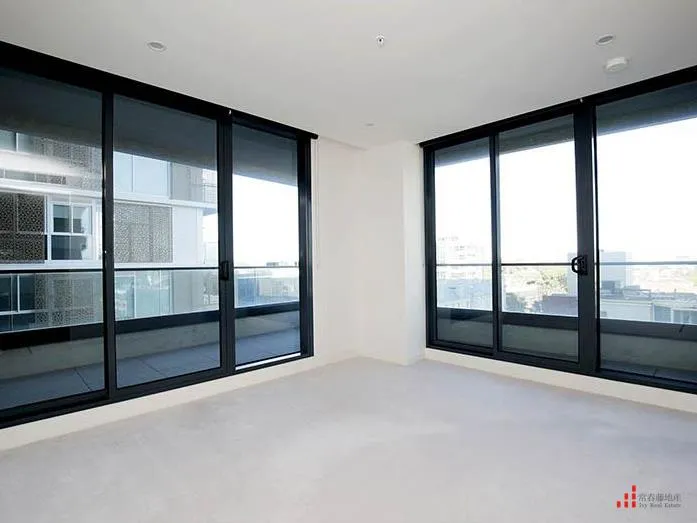 Stunning, Stylish 2 Bedrooms, 1 Bathroom, 1 Carpark Apartment