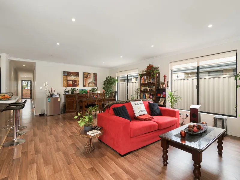 PICTURESQUE PARKLAND LOCATION!!!