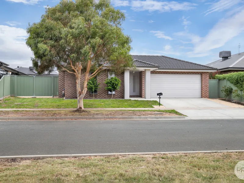 Quality Built Home With Side Access In Popular Macarthur Park