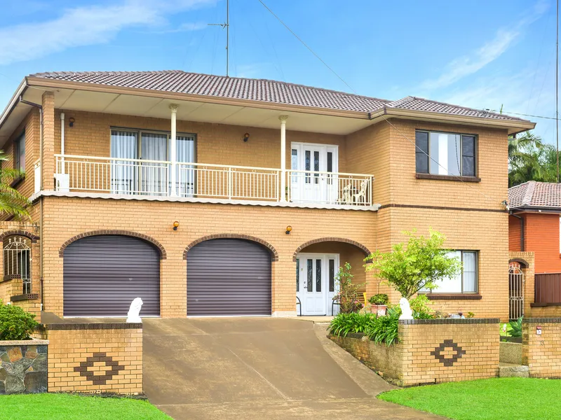 Spacious family home with dual living potential 