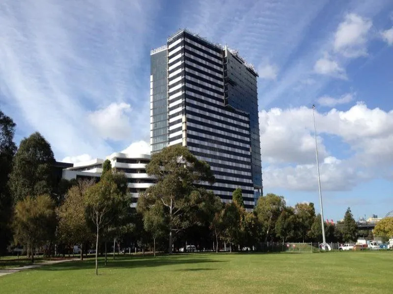 ALT TOWER WITH BONUS COURTYARD