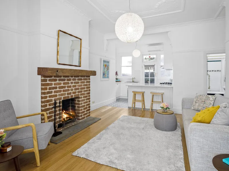 Art Deco Gem, in Trendy St Kilda