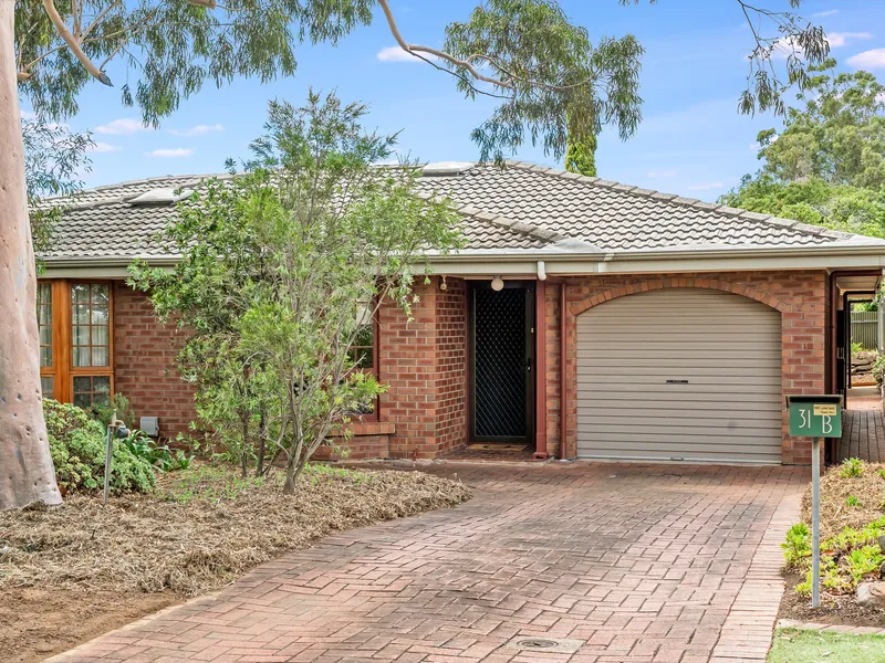 Contemporary Low Maintenance Torrens TItle Living in a Superb Location