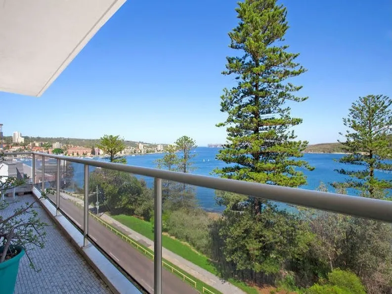 Uninterrupted Harbour Views with three bedrooms