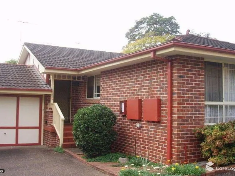 Large 3 Bedroom Villa! 10 Minutes Walk to Train Station!