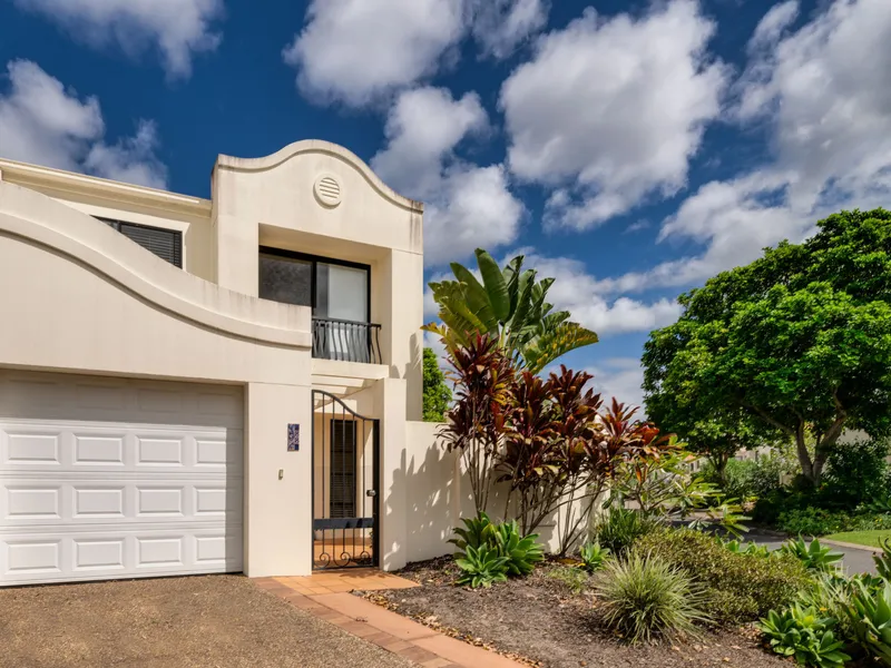 MOST SOUGHT AFTER HOPE ISLAND PRECINCT