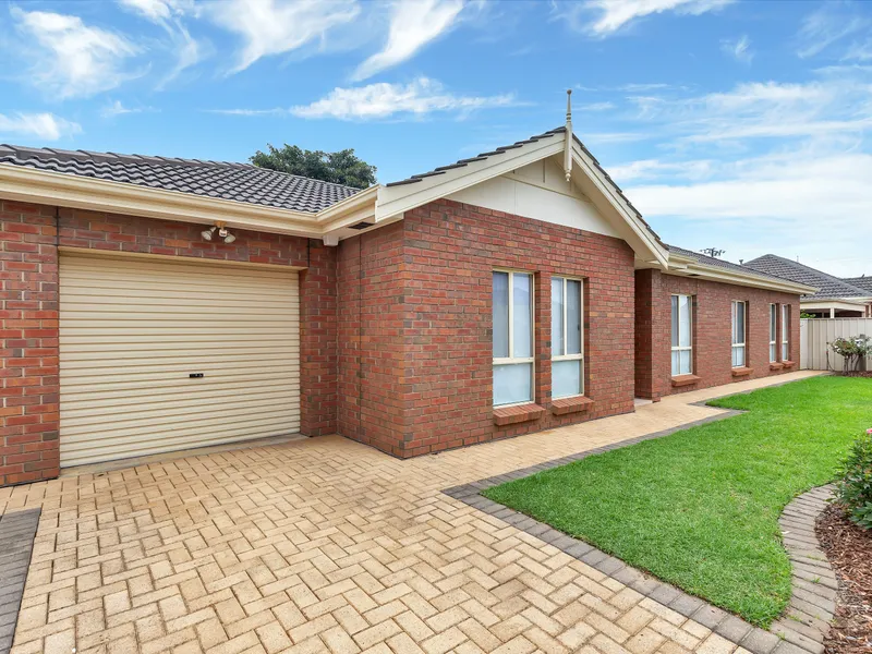 UNDER CONTRACT BY TOM ROYAL! - 0433 351 550