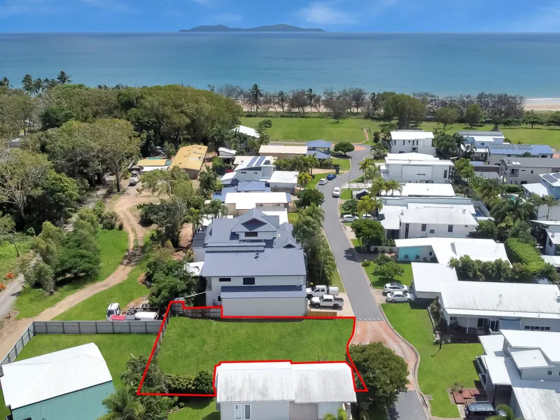 Ultimate Coastal Lifestyle or Thriving Investment Opportunity