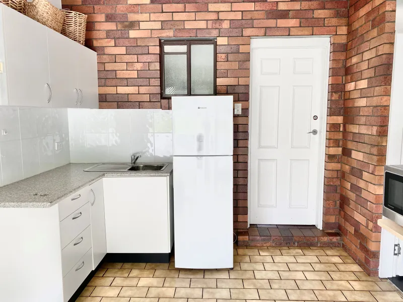 Ground Floor,Immaculately Presented, Air Conditioned, Furnished Self-Contained Unit,Inc' Electricity,Water Usage,WiFi, Apple TV Box Only 150m to Beach