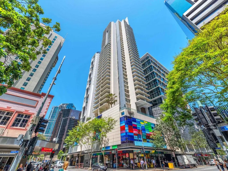Spacious Two Bedroom ( 109m2 ) FULLY FURNISHED Apartment Brisbane CBD