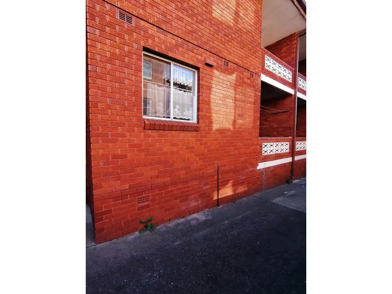 Homebush West , 2 Bed Room Unit with Lock up Garage for Rent