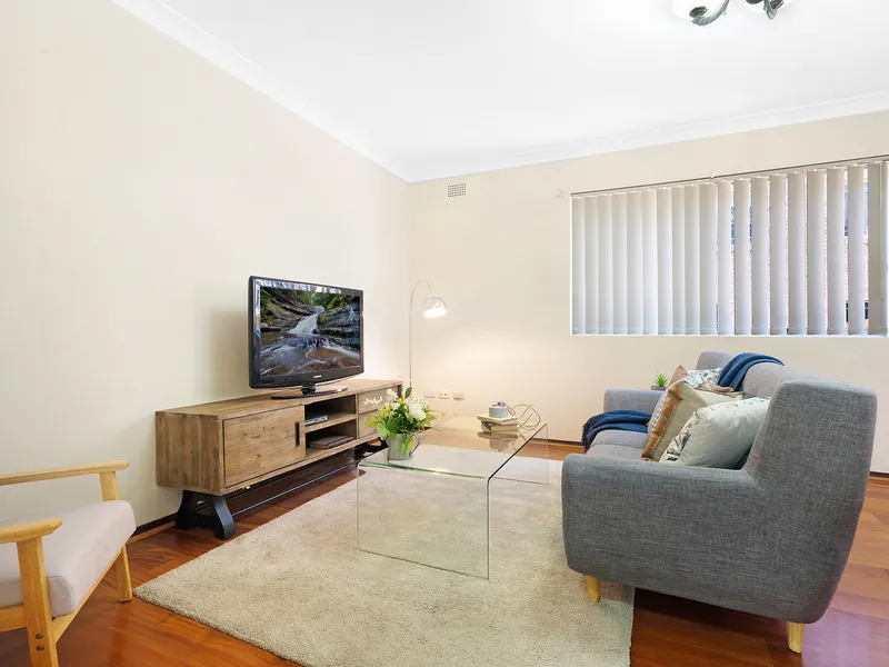 Spacious Updated Apartment in Prime Position!