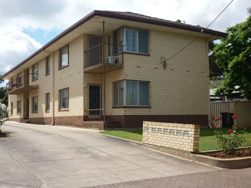 2 Bed Unit In Fantastic Location