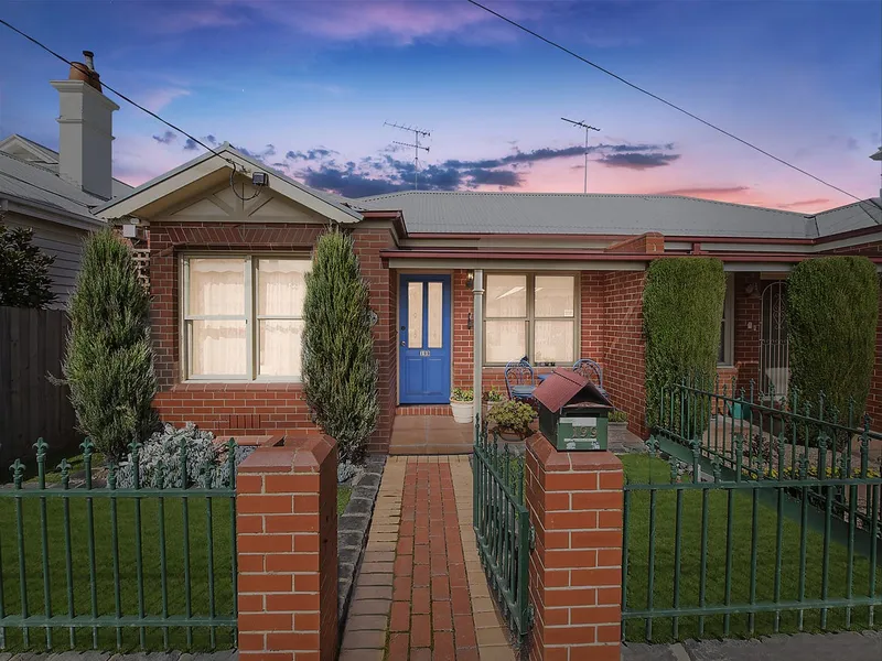 Timeless Townhouse Moments from Pakington Street