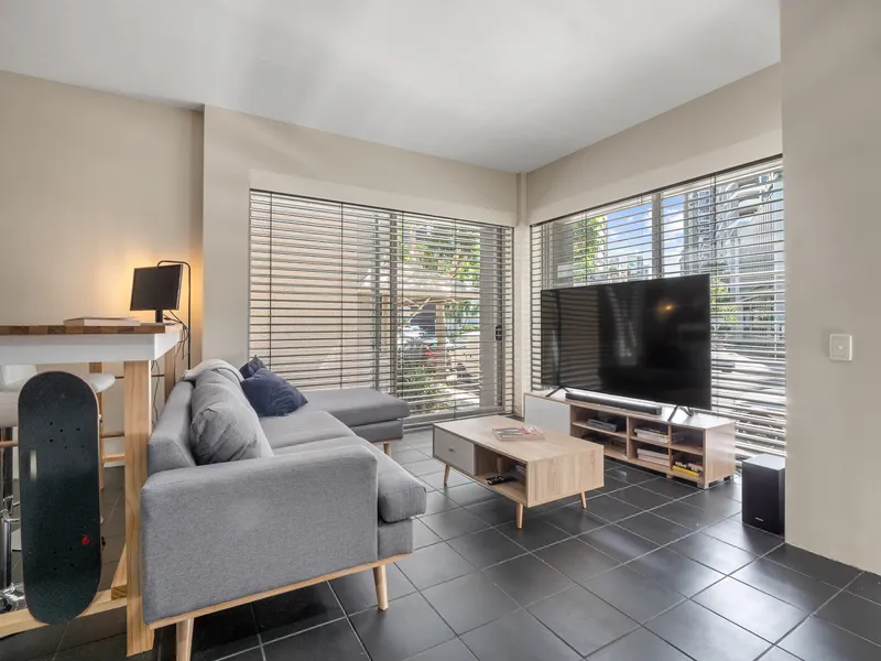 Spacious Ground Floor Apartment in The Heart of Teneriffe!
