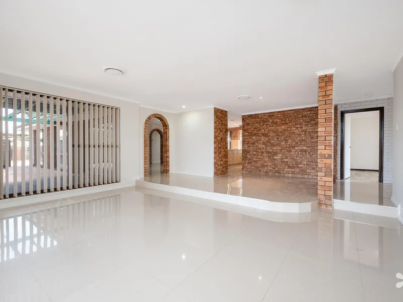 Renovated Family Home in Rossmoyne SHS Zone