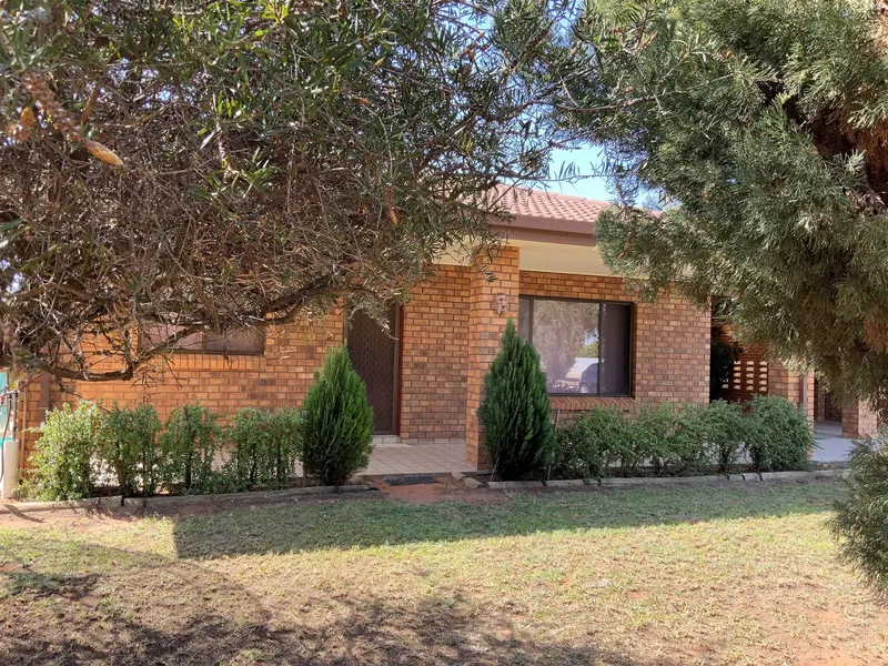 Four bedroom home just out of Renmark but only a short drive to the Renmark township