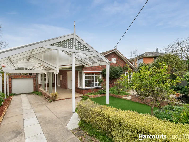 Perfect family home or new home site in the heart of Glen Waverley