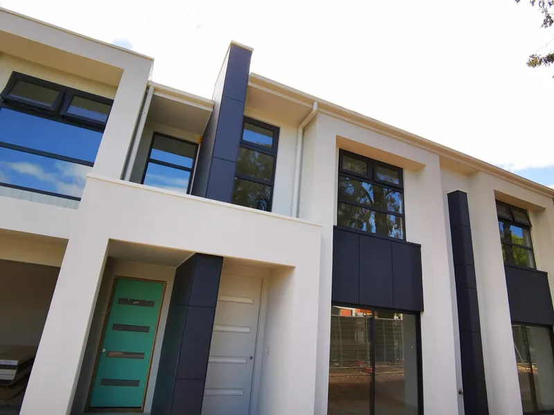 FELIXSTOW DELIGHTS: BRAND NEW QUALITY HOMES
