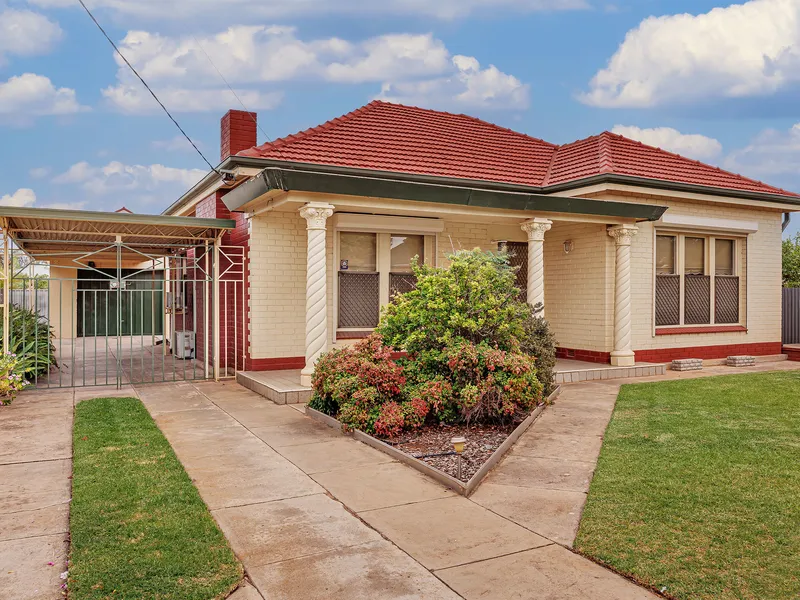 SOLID BRICK, CLASSIC ''RETRO'' STYLE HOME ON 726M2 LAND