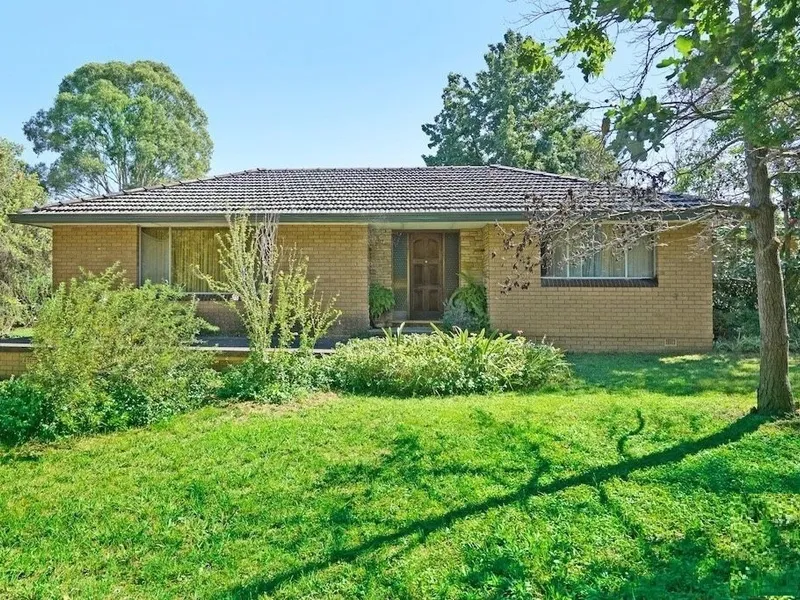 3 Bedroom House with huge backyard space for lease!