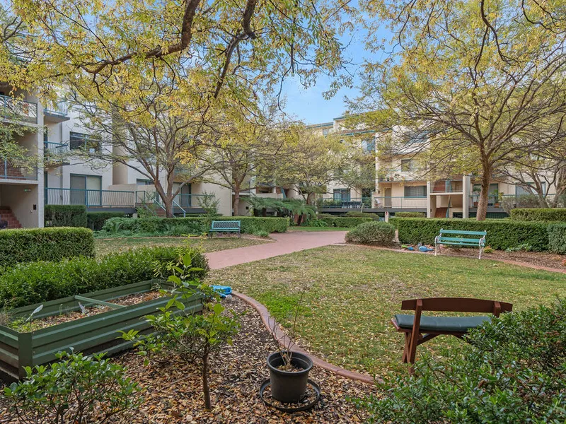 Two bedroom unit in the heart of Kingston
