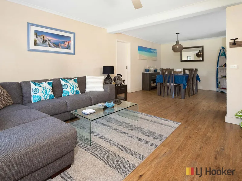 Ground floor unit....100m to the Beach & Playground !