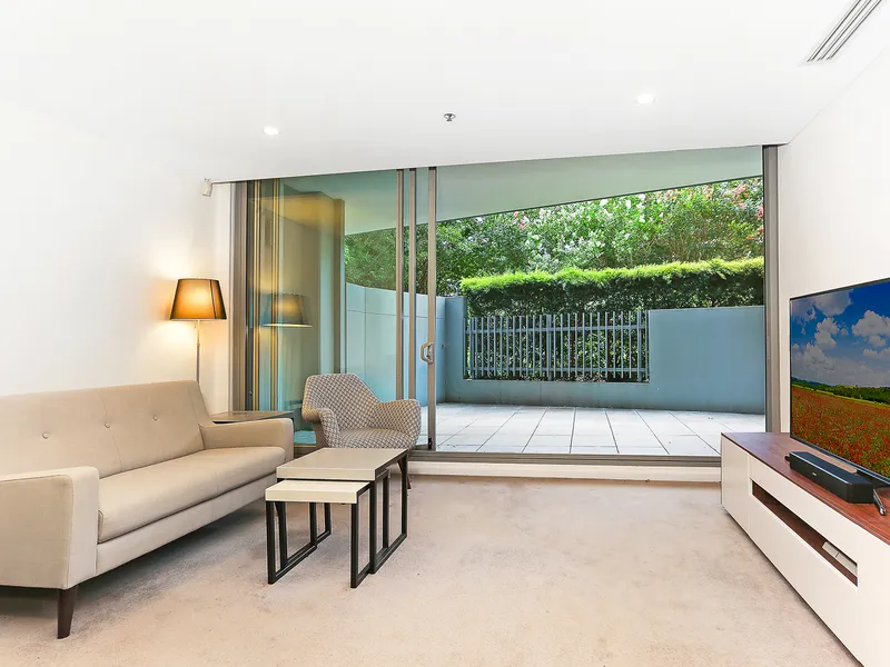 Spacious 1 Bedroom Apartment In The Luxurious 