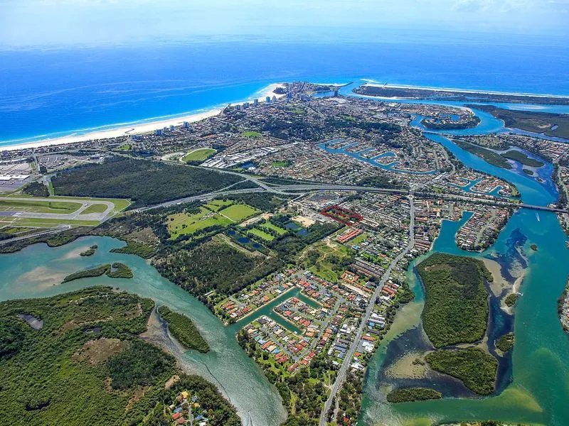 A rare opportunity, potential development site?