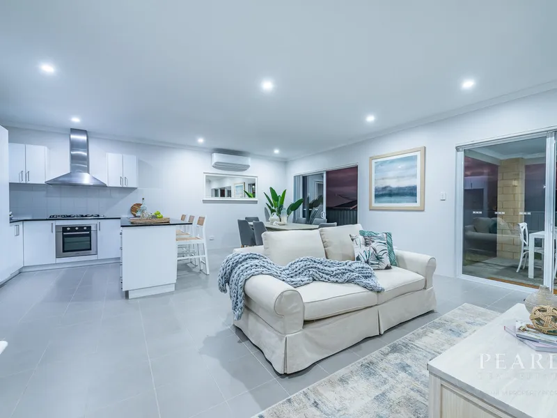 Move in Ready - Superb Beachside Living!