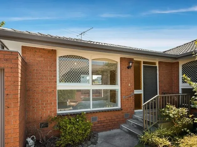 Fabulous Unit with Ducted heating and cooling.