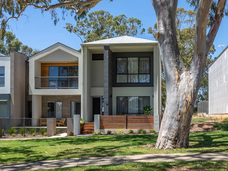 STYLISH TWO STOREY HOME IN SPRINGLAKE