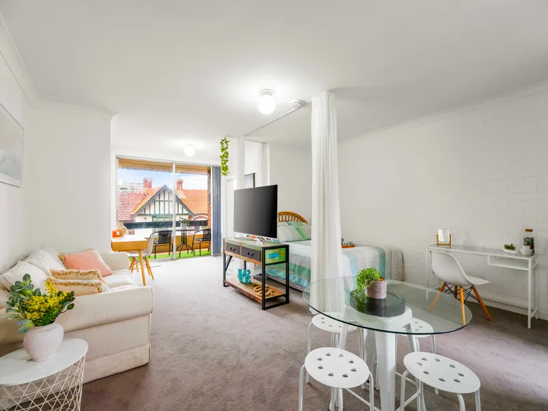 Stylish Studio With A Boho Beach Vibe And Secure Parking
