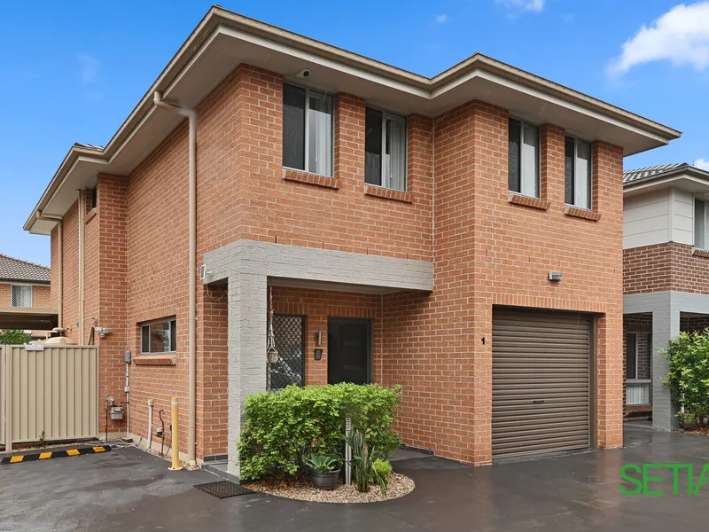 Elegant Freestanding Family Home in PREMIUM LOCATION!!