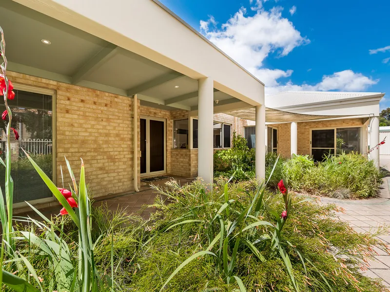 OUTSTANDING RIVER FRONT HOME