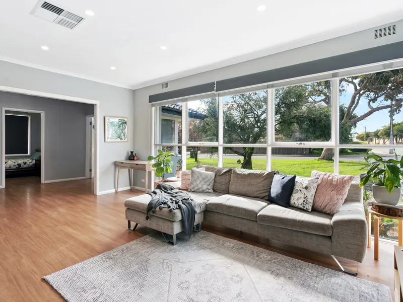 Tastefully renovated family home with huge outdoor entertaining!