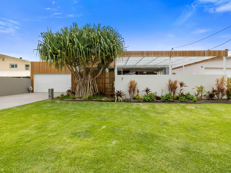 Opportunity Knocks But Once On This Stunning One Of A Kind Noosaville Property
