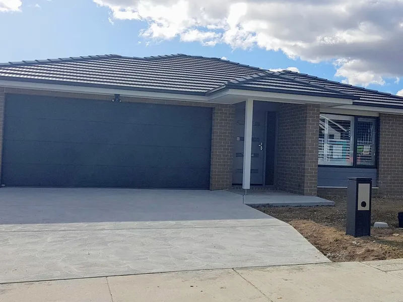 PLEASE REGISTER YOUR INTEREST, VIA 'BOOK INSPECTION' OR EMAIL AGENT BUTTON!