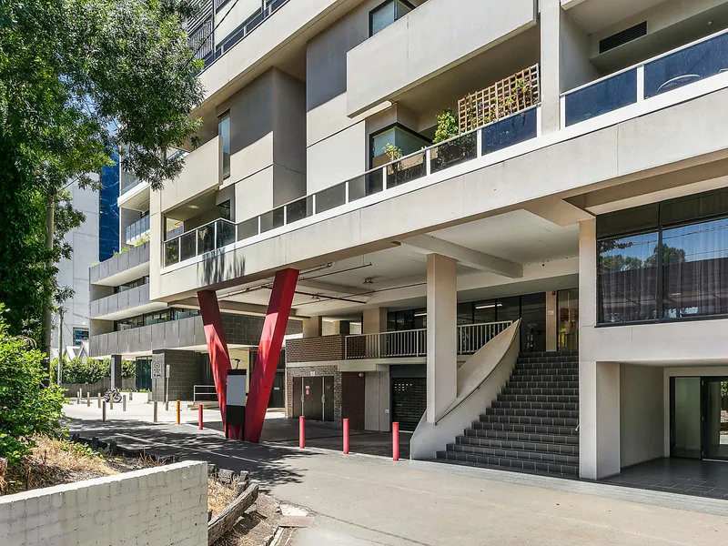 Supreme Modern Oasis Living Awaits